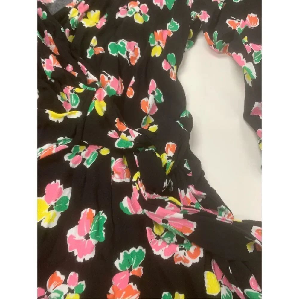 Floral Patterned Romper - Picture 3 of 10